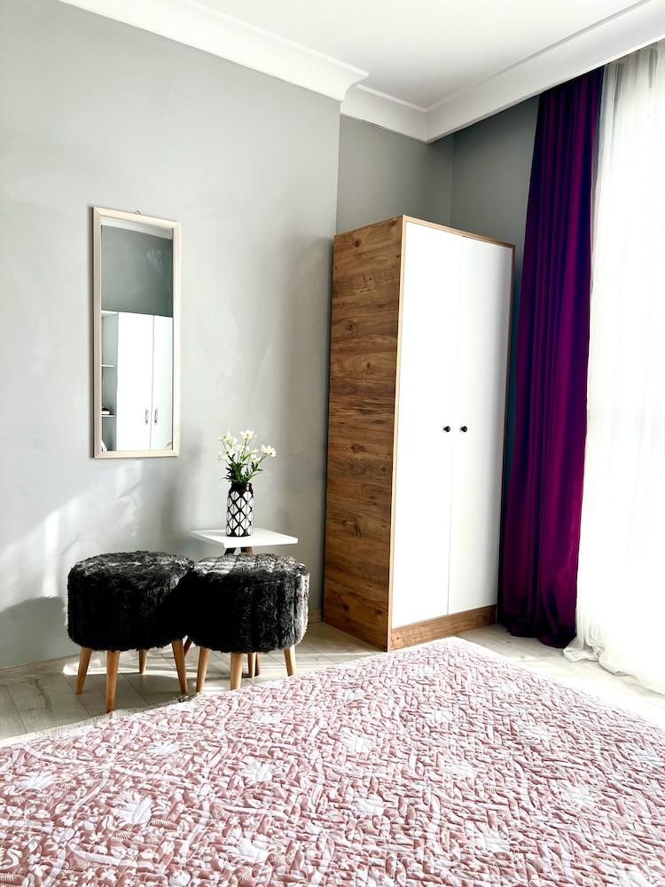 PERFECT LAKE VIEW ENTIRE APARTMENT — ISTANBUL — фотография отеля №3
