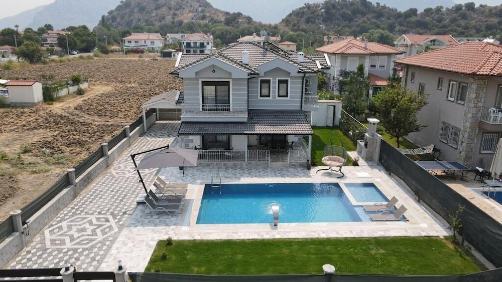 INVITING 4-BED VILLA LINA WITH LUX POOL — DALYAN — fotografie hotel nr. 12