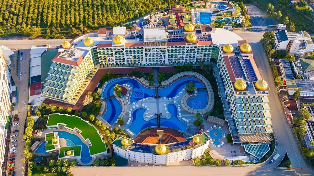 ALAN XAFIRA DELUXE RESORT — TURKLER