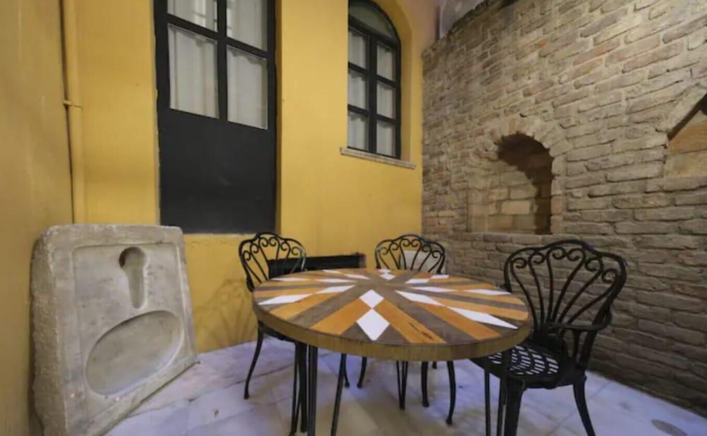 PATIO SUITE IN THE HEART OF PERA&GALATA — ISTANBUL — фотография отеля №8