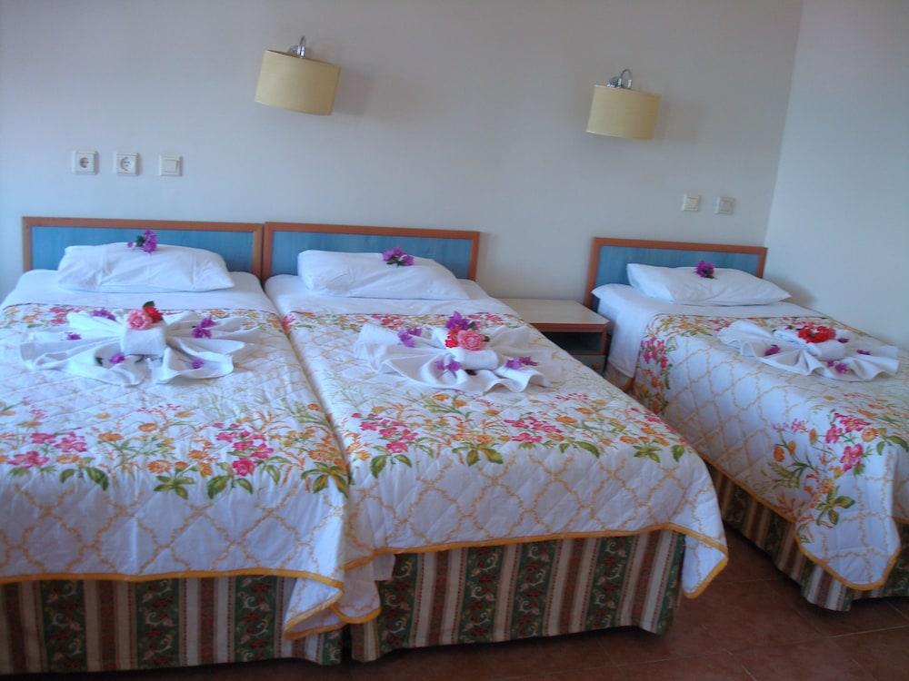 NEPTUN HOTEL — SIDE — фотография отеля №3
