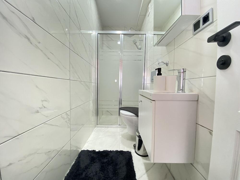 GEM OF GALATA DISCOVER RENOVATED FLAT — ISTANBUL — фотография отеля №18