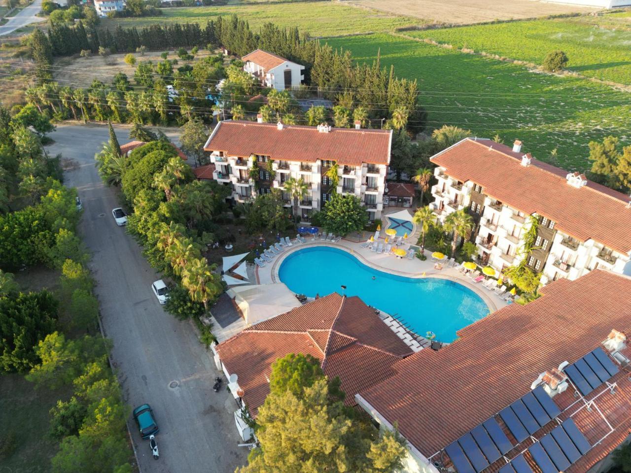 LEMAS SUITE HOTEL — SIDE — фотография отеля №2