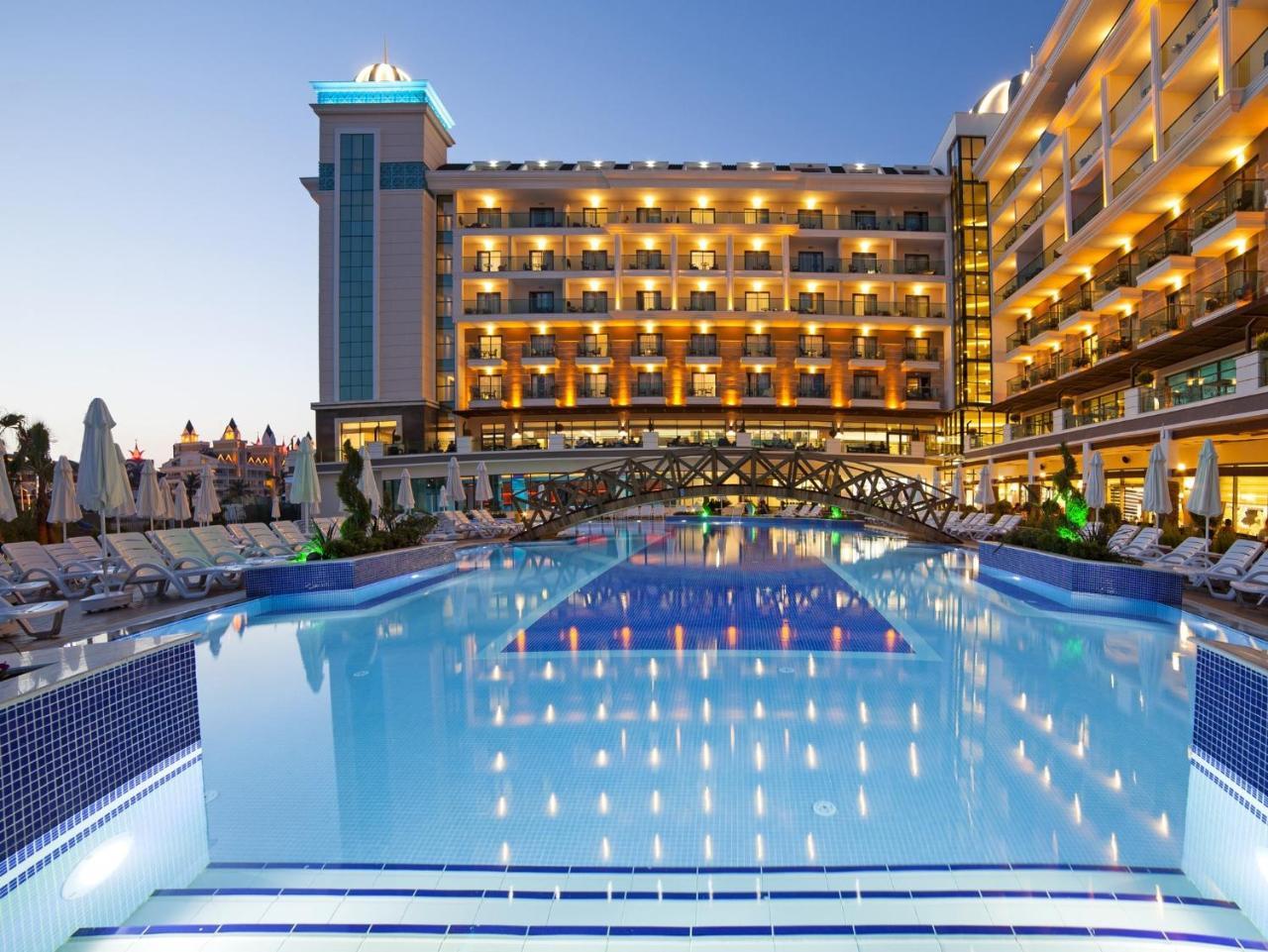 LUNA BLANCA RESORT & SPA — SIDE