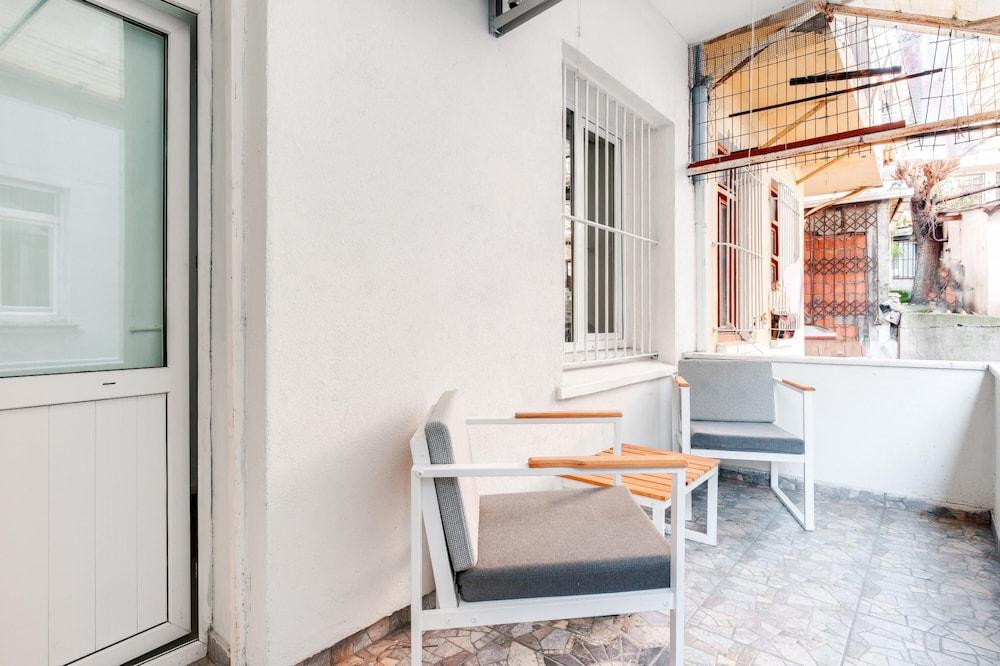 COZY FLAT WITH BALCONY 5 MIN TO GALATA TOWER — ISTANBUL — fotografie hotel nr. 16