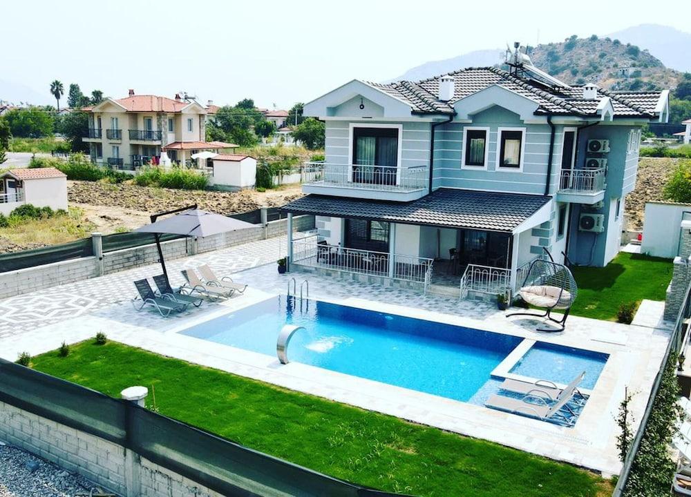 INVITING 4-BED VILLA LINA WITH LUX POOL — DALYAN