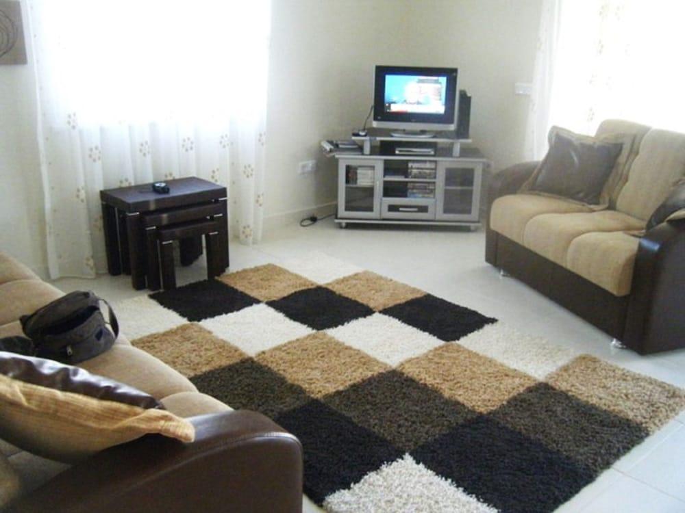 SPACIOUS 2 BED 2 BATH HOME IN ONE OF SIDES MOST POPULAR COMMUNITIES — SIDE — фотография отеля №12