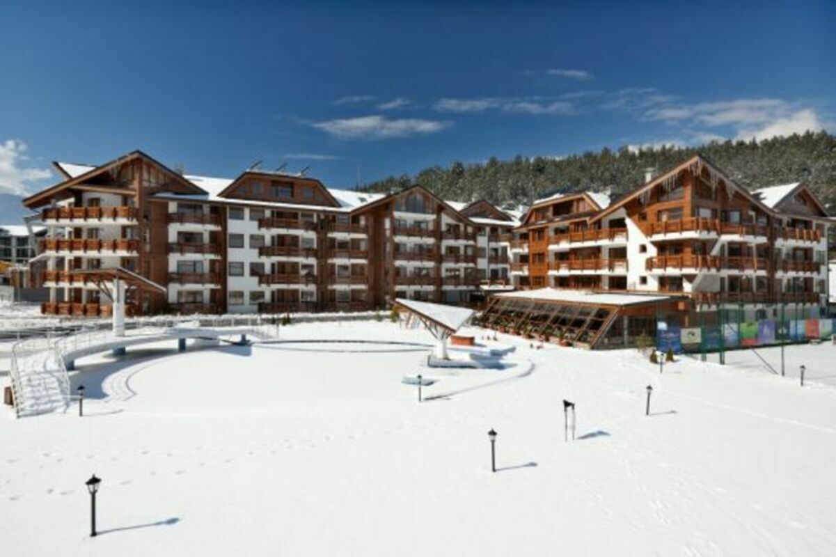 REDENKA HOLIDAY CLUB — RAZLOG