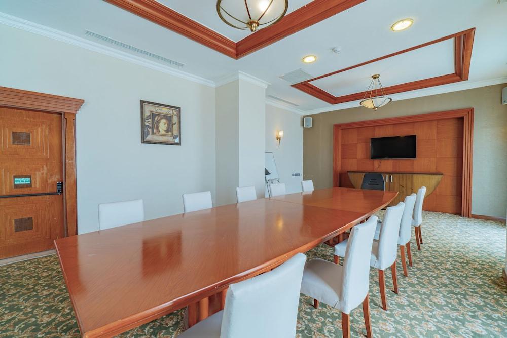 PINETA PARK DELUXE HOTEL — MARMARIS