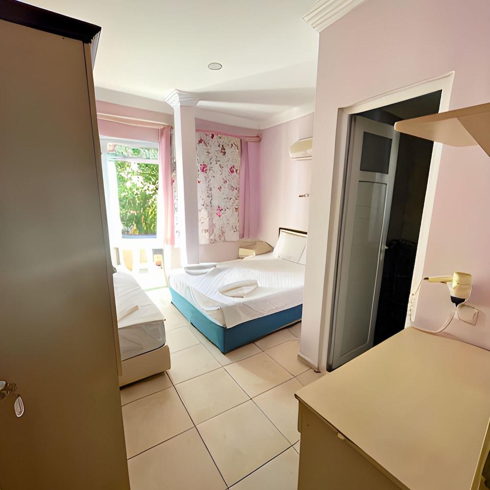BEACHWAY HOTEL — SIDE — фотография отеля №3