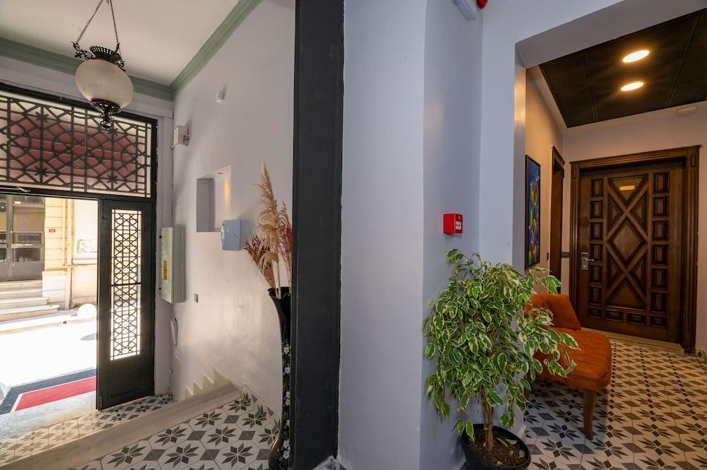 OPERA SUITES OKANLI — ISTANBUL