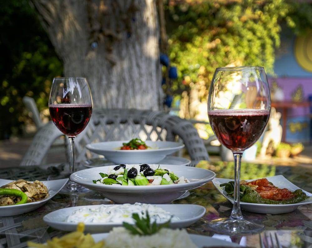 GARDEN PALACE PANSIYON CAFE & BAR — KUSADASI — fotografie hotel nr. 31