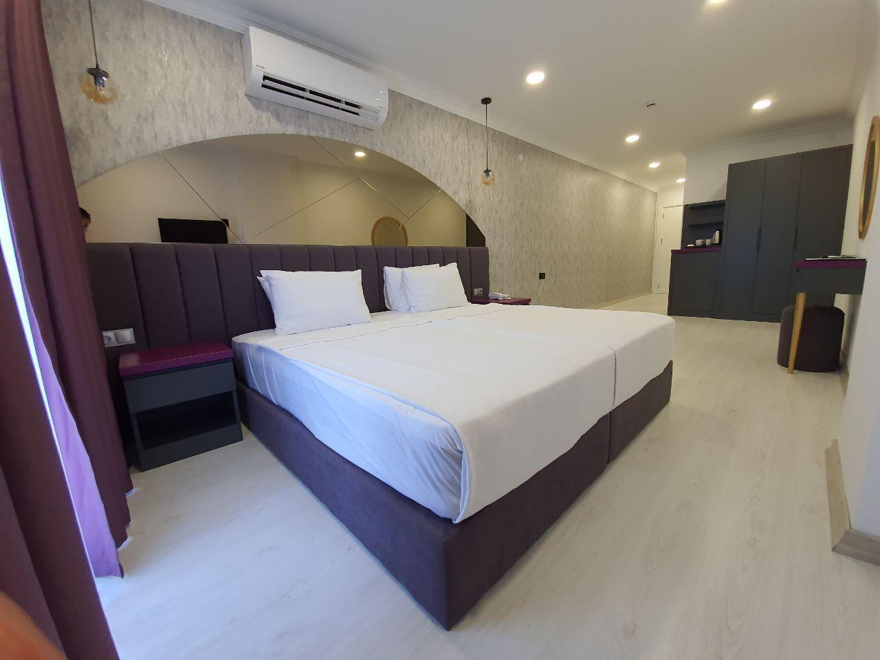KARIKATUR BI HOTEL — ALANYA