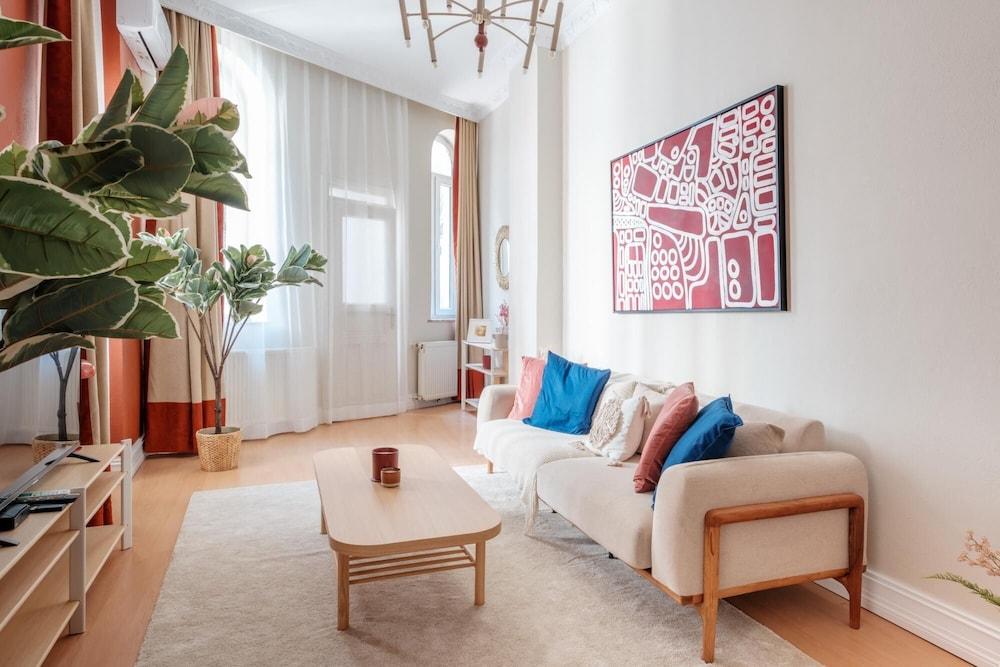 CHIC MODERN FLAT W BALCONY 5 MIN TO TAKSIM — ISTANBUL — fotografie hotel nr. 6