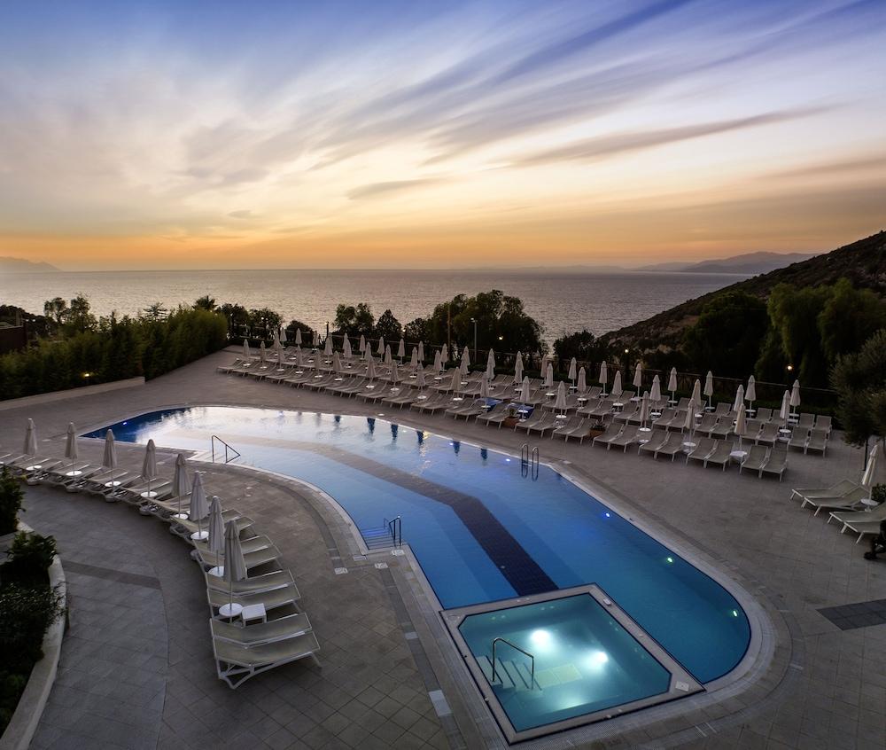 RAMADA HOTEL & SUITES BY WYNDHAM KUSADASI — KUSADASI — fotografie hotel nr. 27