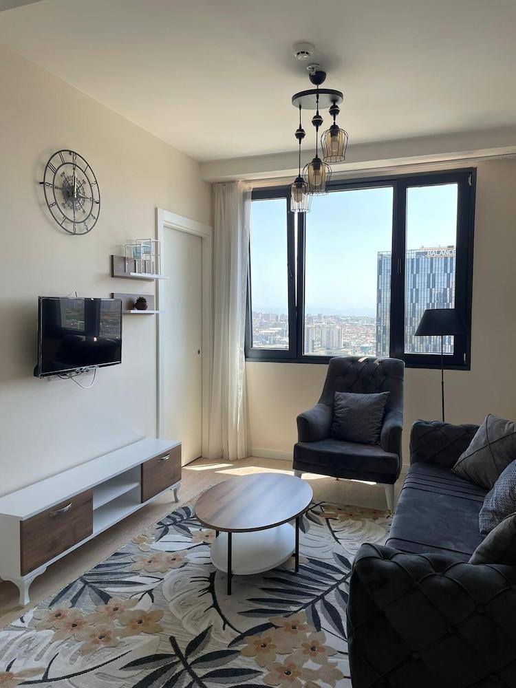 1 BEDROOM APARTMENT HIGH FLOOR CITY VIEW — ISTANBUL