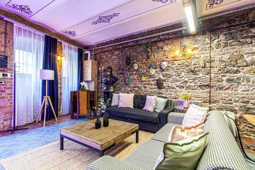CENTRALLY LOCATED HISTORICAL FLAT IN BEYOGLU — ISTANBUL — fotografie hotel nr. 25