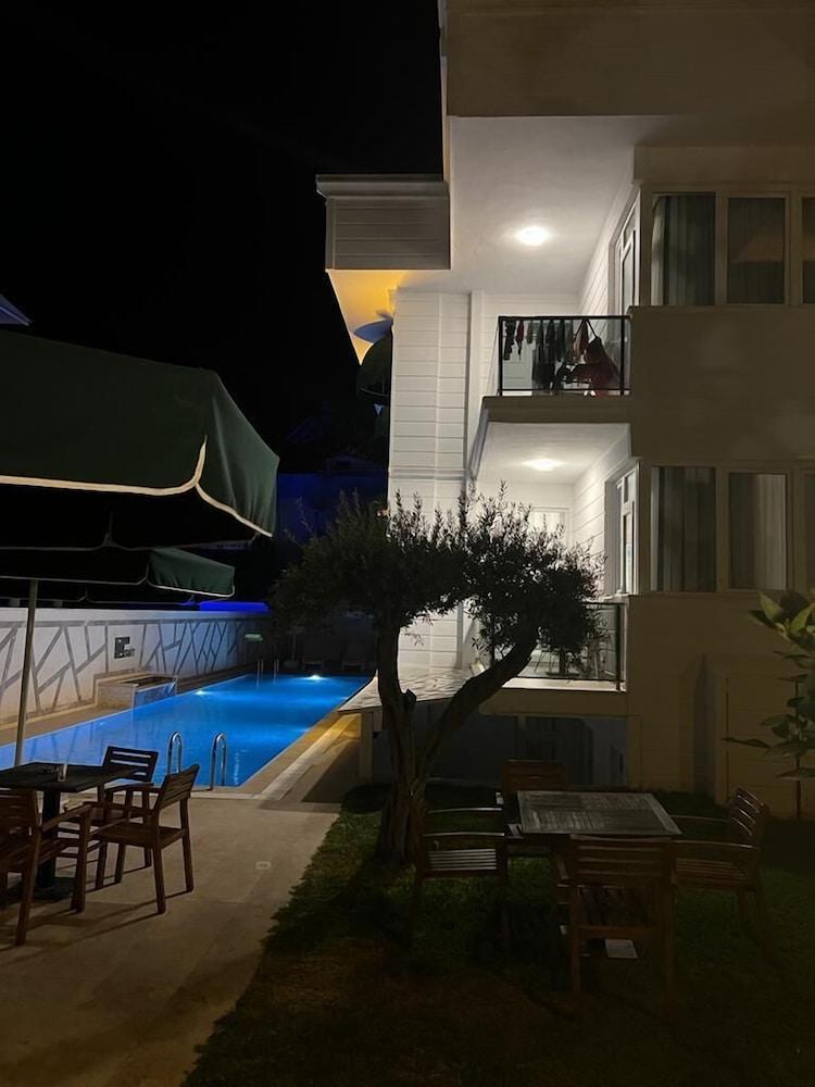 IN SUIT LUXURY HOTEL — KEMER