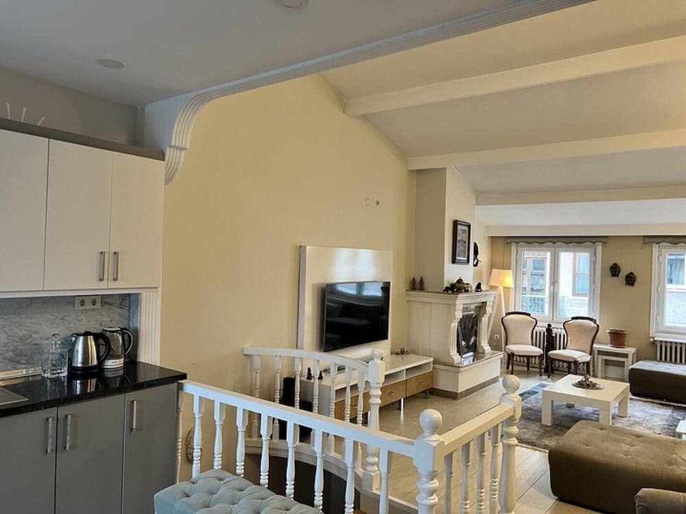 SLEEK FLAT CLOSE TO OSMANBEY METRO STATION — ISTANBUL — fotografie hotel nr. 6