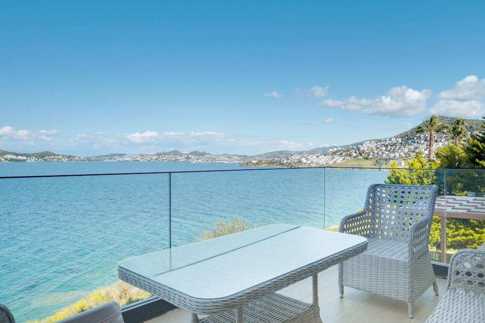 LUXURY WATERFRONT HOUSE 9 MIN TO YALIKAVAK MARINA — BODRUM — fotografie hotel nr. 4