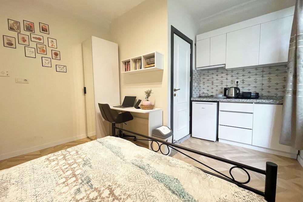 2BR AND 2BATH BALCONY APT IN HEART OF ISATANBUL #3 — ISTANBUL — fotografie hotel nr. 5