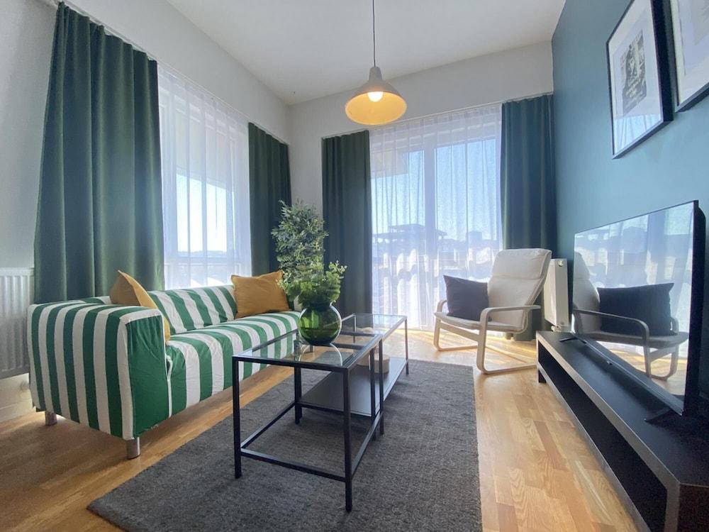 SLEEK AND MODERN FLAT IN ISTANBUL — ISTANBUL