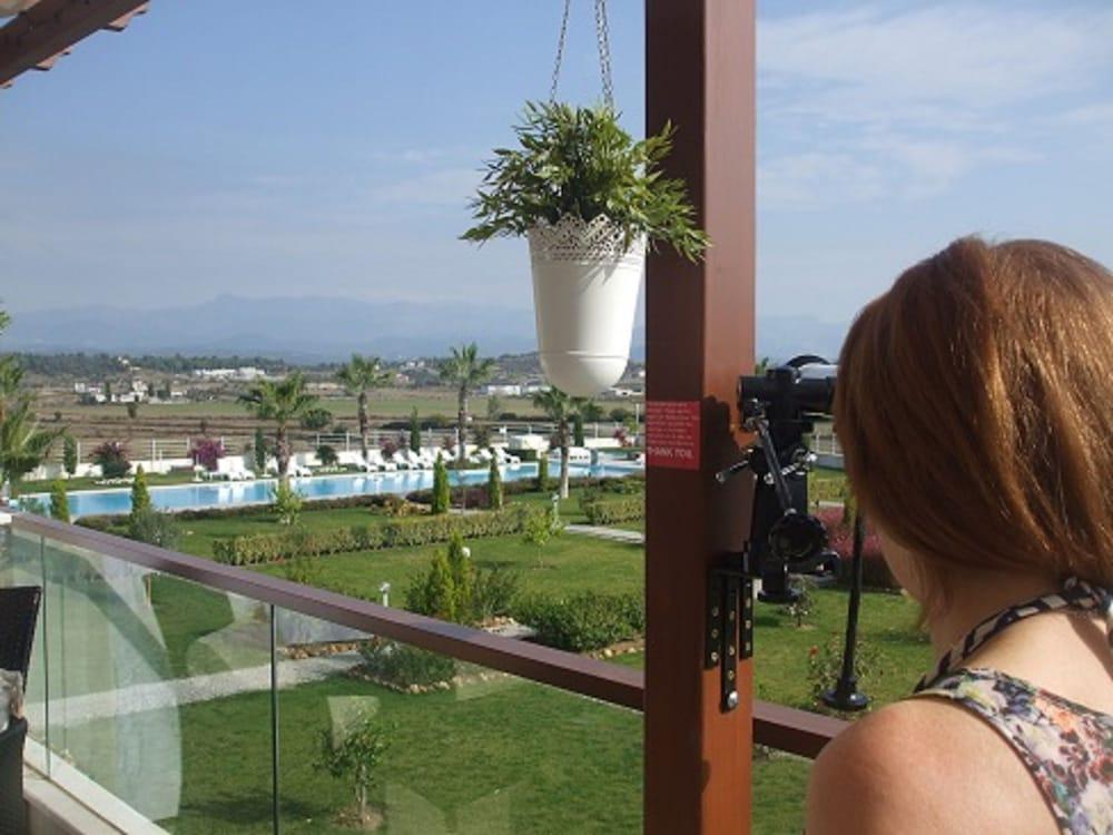 BABYLON 40 - 2 BED PRIVATE HOME SLEEPS UP TO 6 CLOSE TO EVERYTHING — SIDE — фотография отеля №33