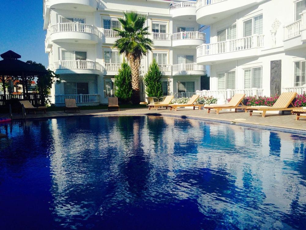 BELKA GOLF RESIDENCE — BELEK