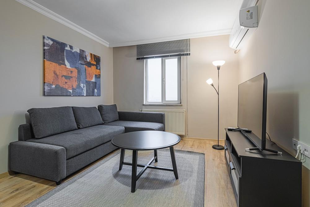 SPACIOUS CENTRAL APARTMENT CROSSROADS OF TRANSPORTS — ISTANBUL — фотография отеля №4