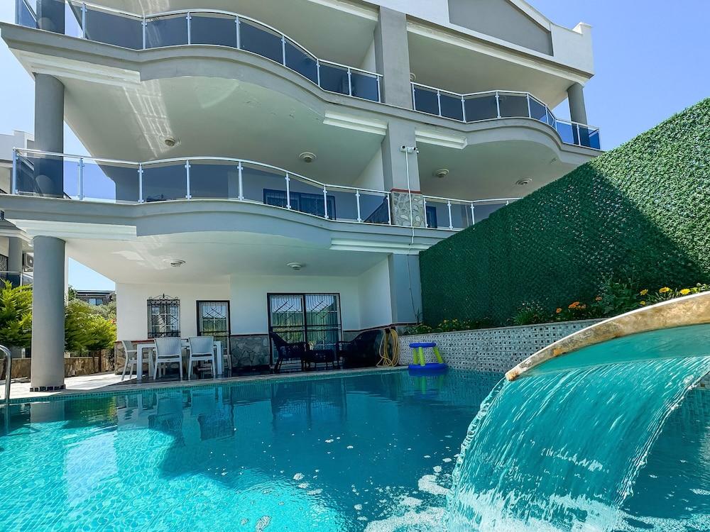 VILLA BEGONVIL — KUSADASI