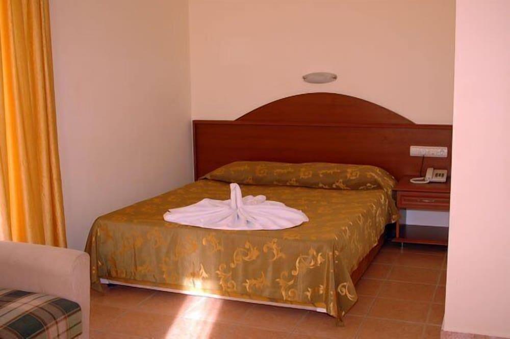 INSIDE HOTEL — SIDE — fotografie hotel nr. 9