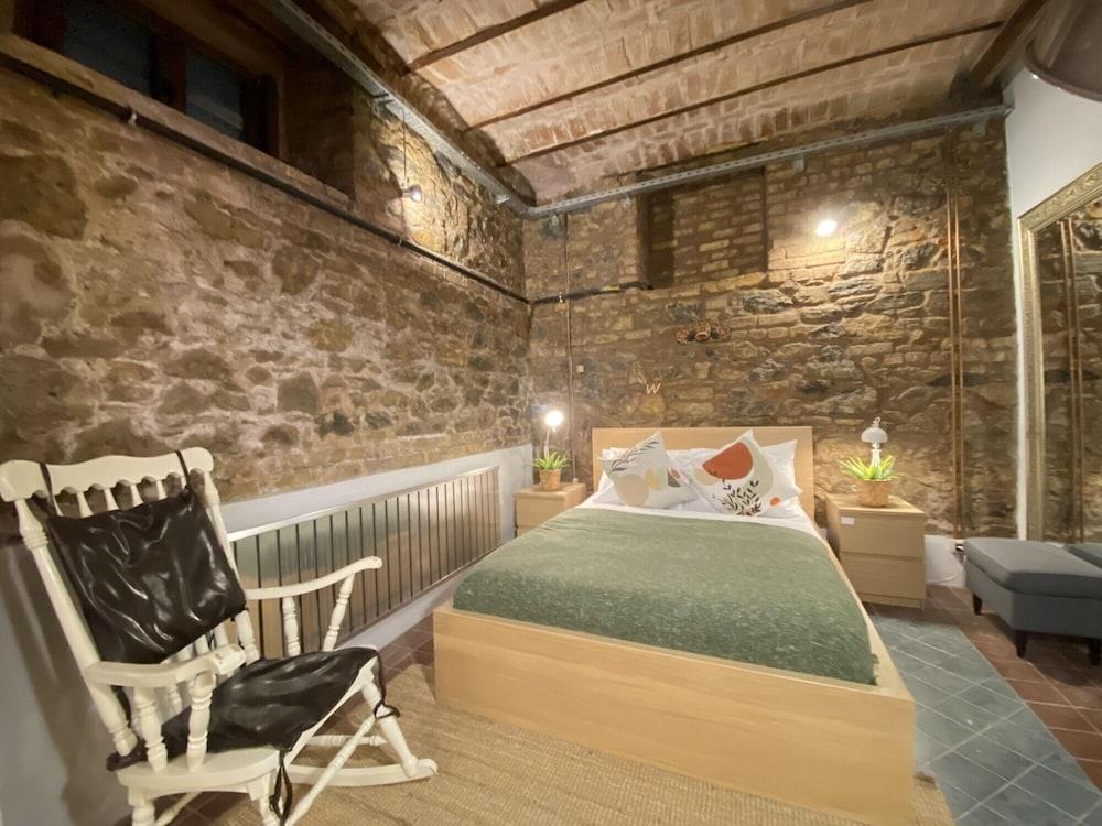 CENTRALLY LOCATED HISTORICAL FLAT IN BEYOGLU — ISTANBUL — fotografie hotel nr. 3