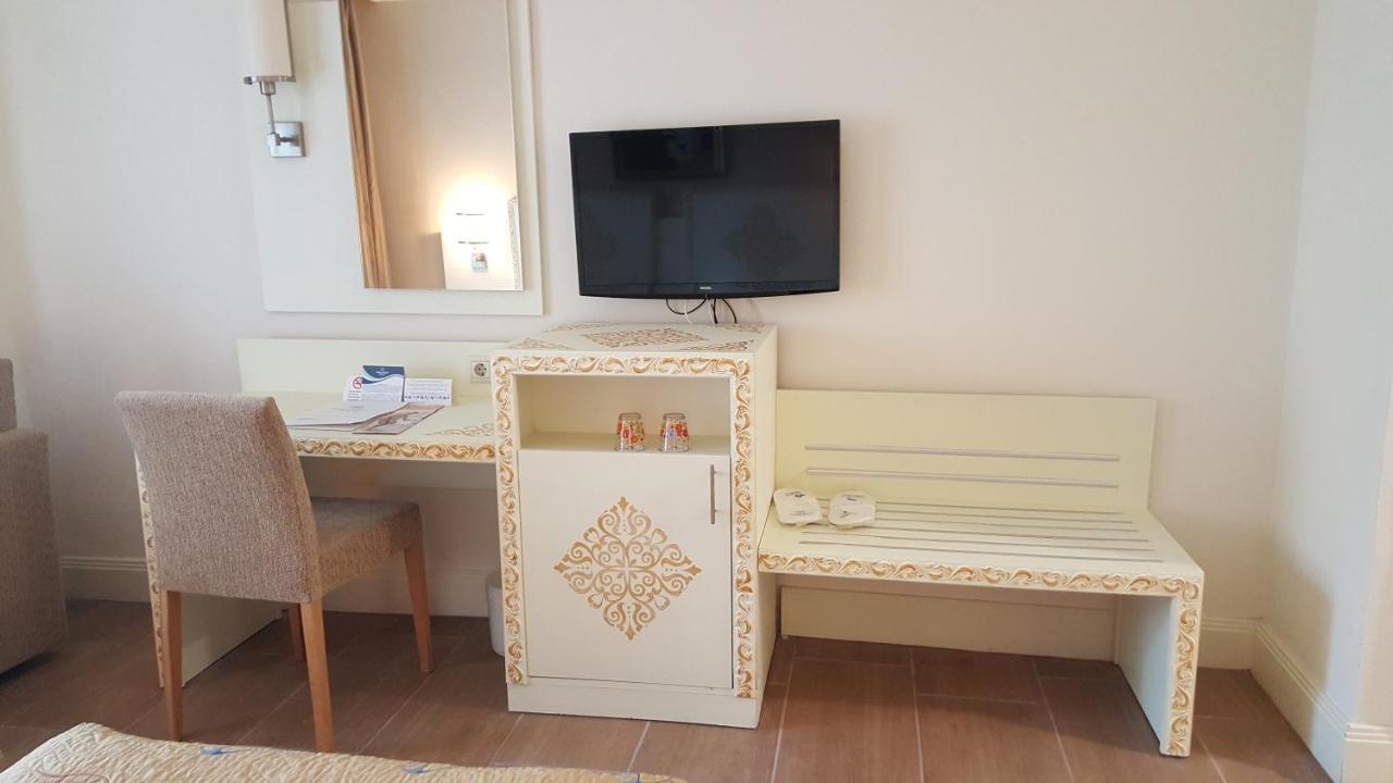 CRYSTAL ADMIRAL RESORT SUITES & SPA — SIDE — фотография отеля №16