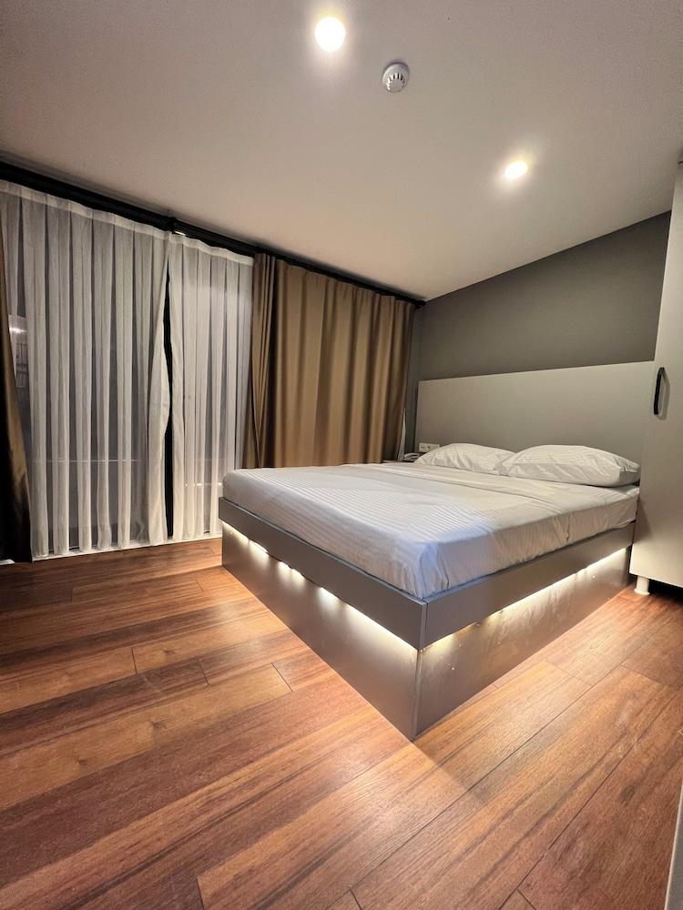 GOKOTTA SUITE — ISTANBUL