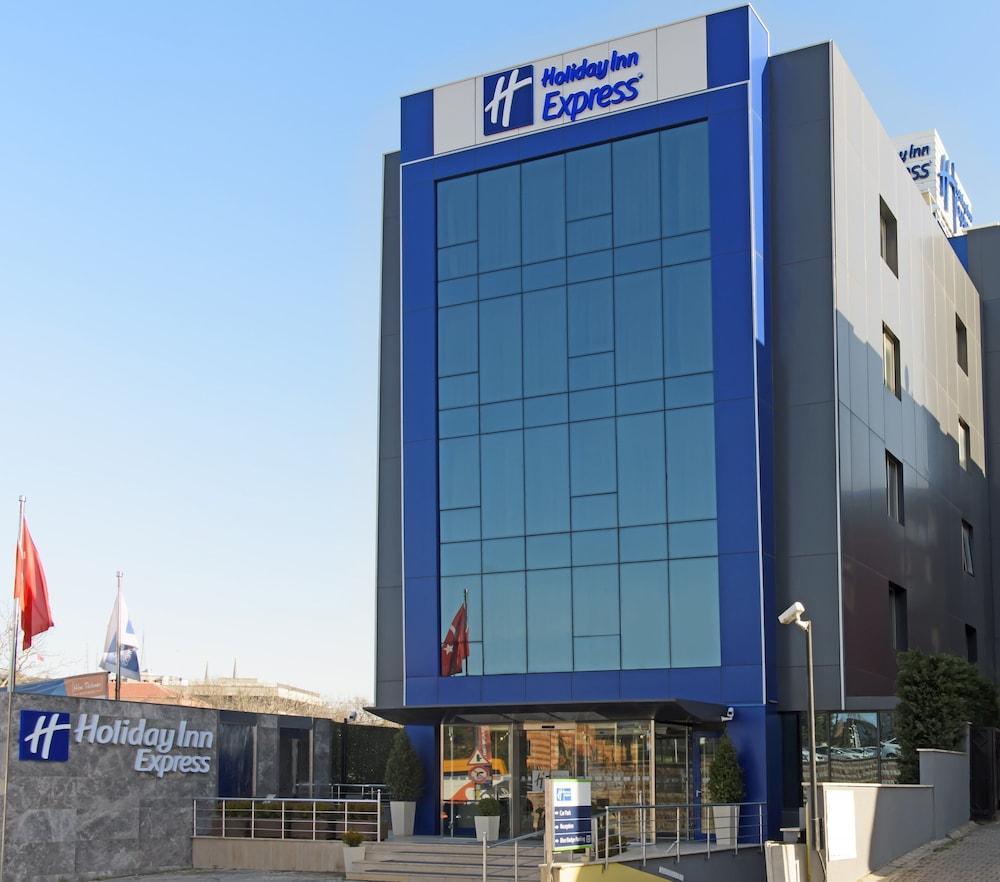 HOLIDAY INN EXPRESS ISTANBUL - ALTUNIZADE — ISTANBUL