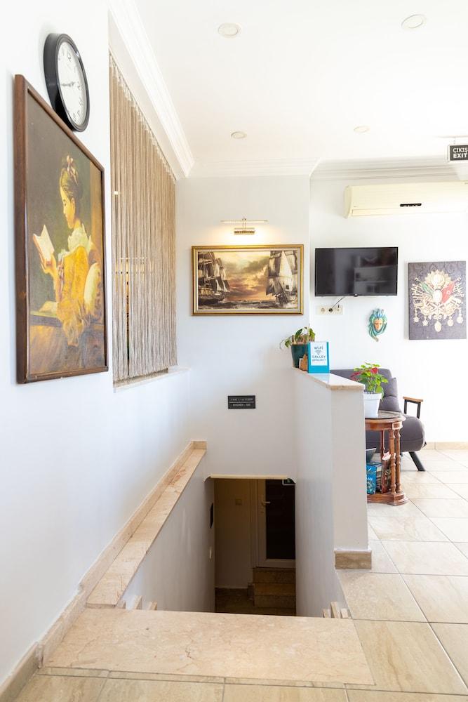 GALLEY HOTEL — ISTANBUL