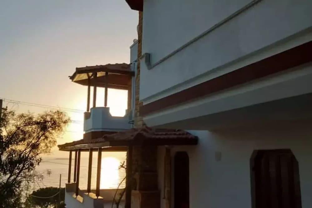 MOON & SUN OTEL — SEFERIHISAR
