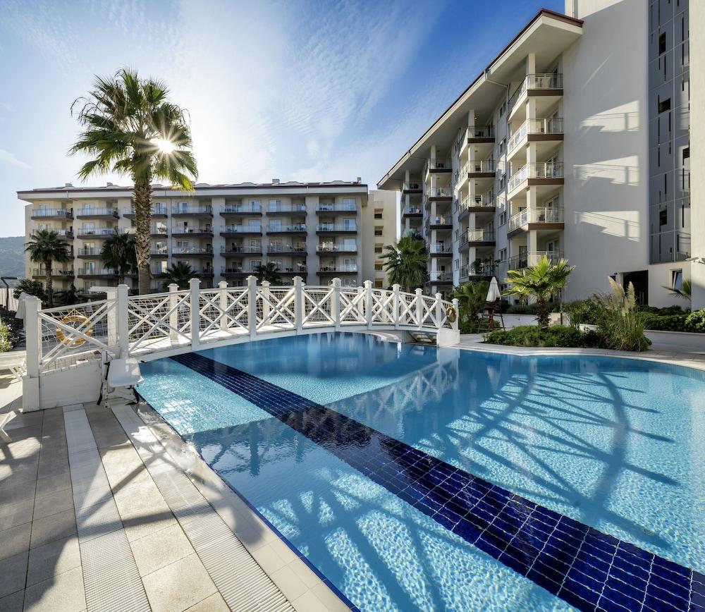 RAMADA HOTEL & SUITES BY WYNDHAM KUSADASI — KUSADASI — fotografie hotel nr. 28