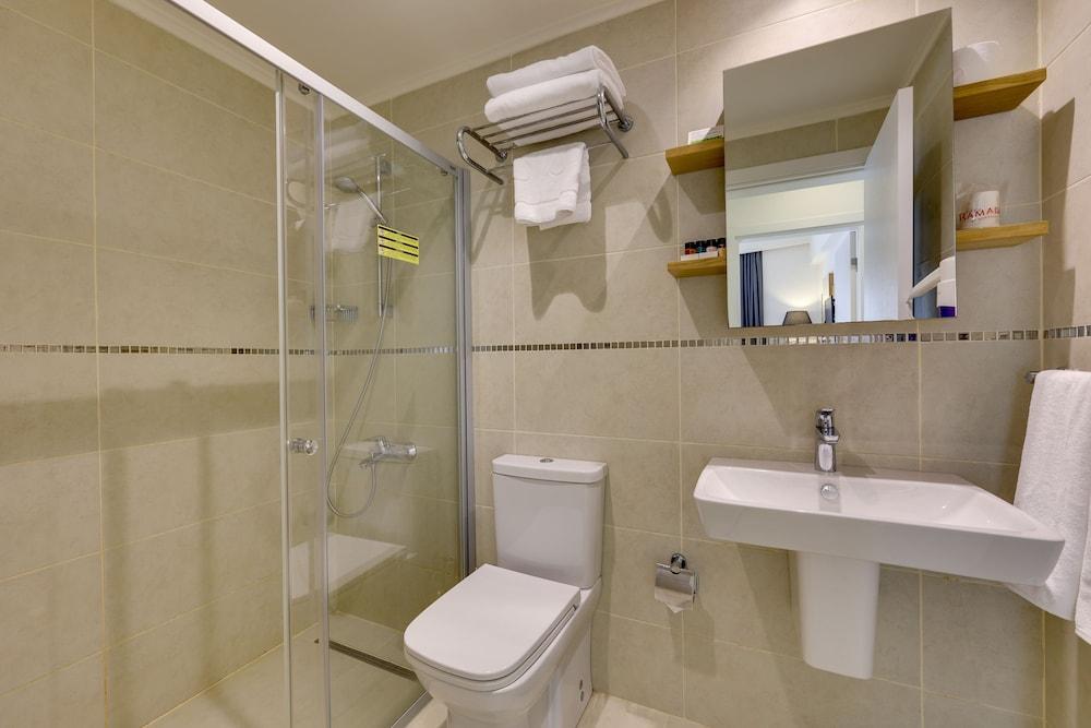 RAMADA HOTEL & SUITES BY WYNDHAM KUSADASI — KUSADASI — fotografie hotel nr. 22
