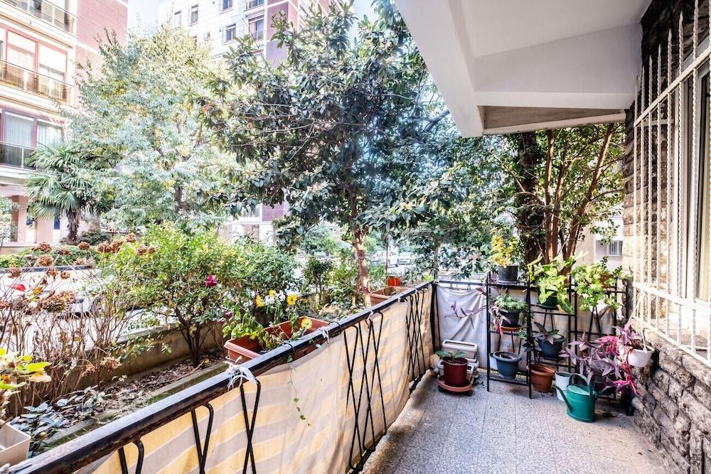 CHIC FLAT WITH BALCONY CLOSE TO CADDEBOSTAN SHORE — ISTANBUL — fotografie hotel nr. 20
