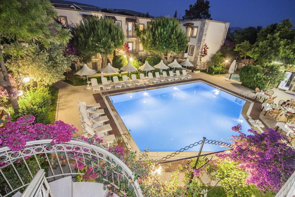 MOONSHINE HOTEL & SUITES — BODRUM