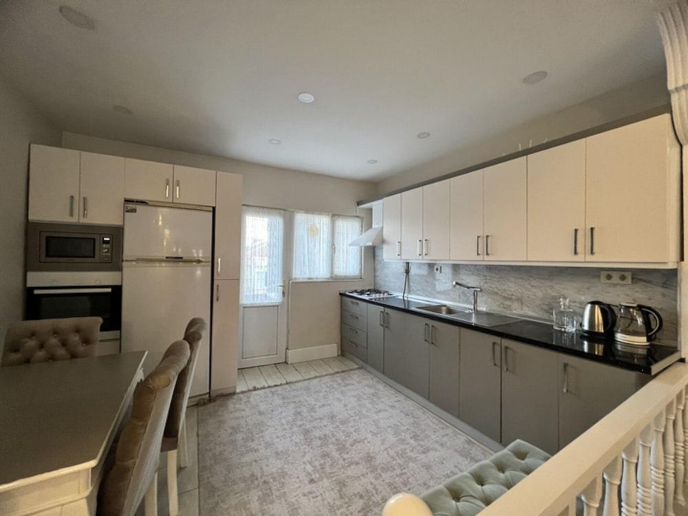 SLEEK FLAT CLOSE TO OSMANBEY METRO STATION — ISTANBUL — fotografie hotel nr. 7