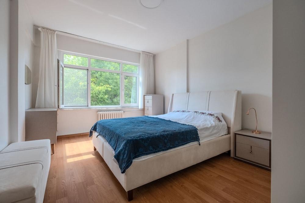 FLAT WITH BALCONY 4 MIN TO AKMERKEZ MALL IN ETILER — ISTANBUL — fotografie hotel nr. 3
