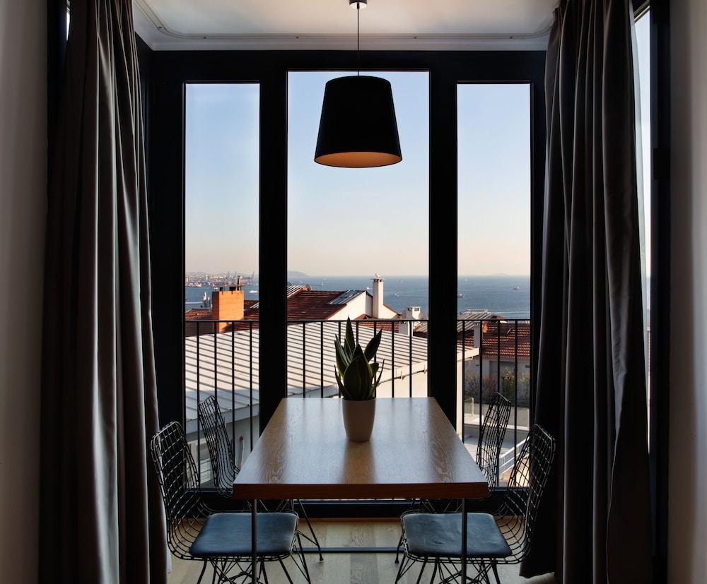 ANDO LIVING - TAKSIM GUMUSSUYU TOWNHOUSE — ISTANBUL — фотография отеля №17