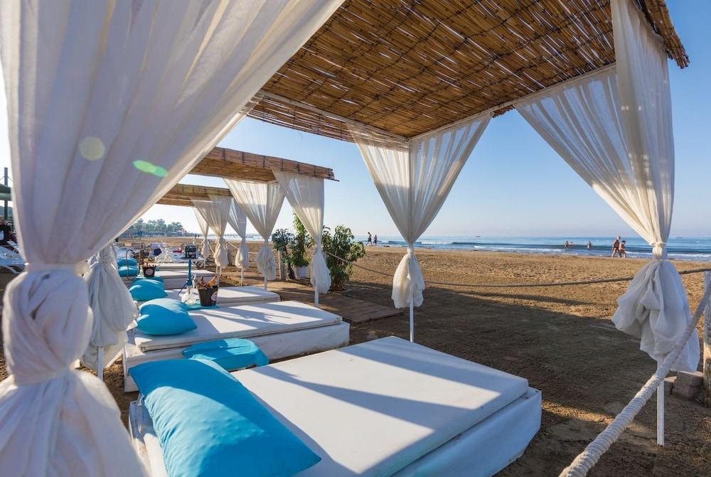 HELIOS HOTEL — SIDE