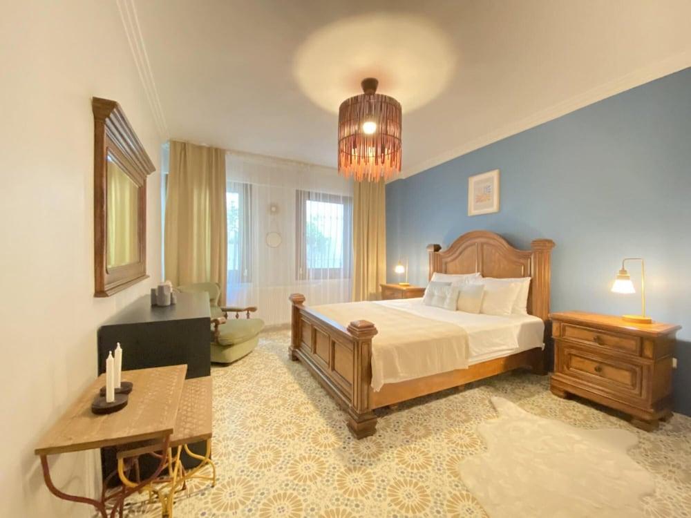MISSAFIR FLAT WITH BOSPHORUS VIEW IN KUZGUNCUK — ISTANBUL — фотография отеля №5