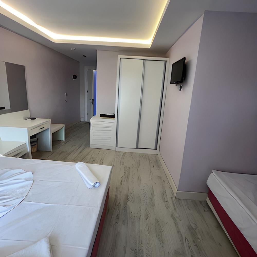 BEACHWAY HOTEL — SIDE — фотография отеля №15
