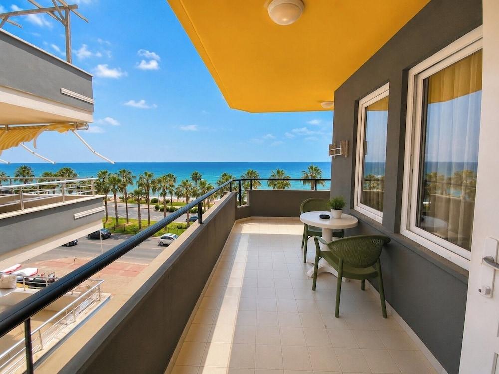 GOLD TWINS FAMILY BEACH HOTEL — MAHMUTLAR — фотография отеля №2