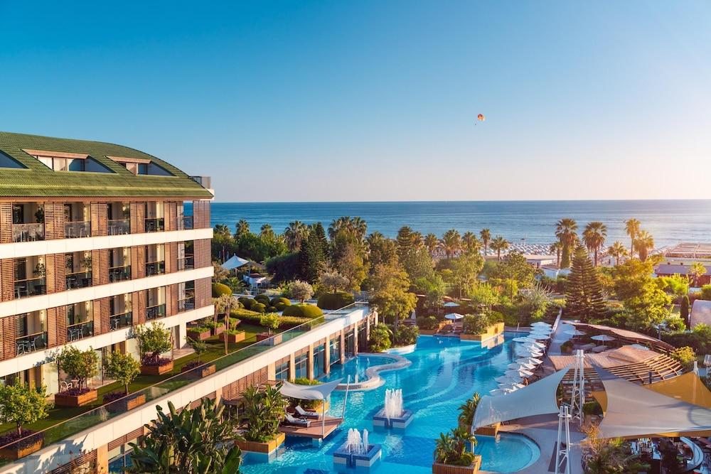 TUI BLUE SIDE (ADULTS ONLY) — SIDE