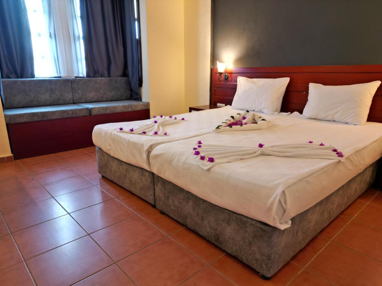 LEMAS SUITE HOTEL — SIDE — фотография отеля №14